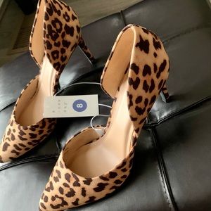 Cheetah print heels size 8 women’s brand new